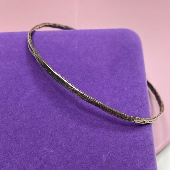 💛 Vintage 925 Handmade Hammered Bangle - Picture 1 of 4